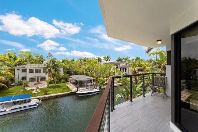 Building Photo - 3560 W Fairview St