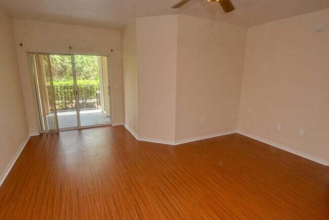 Building Photo - 110 SW Peacock Blvd