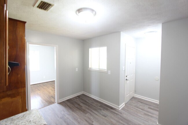 Building Photo - 2307 17th St Ensley