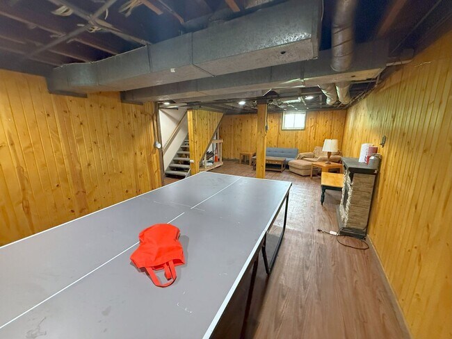 Building Photo - 104 Lathrop St