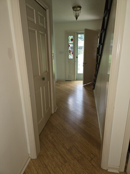 Front door entrance - 176 Primrose Dr