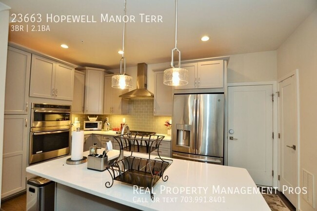 Building Photo - 23663 Hopewell Manor Terrace
