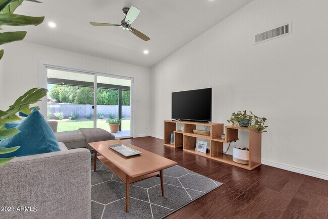 Building Photo - 6867 E Phelps Rd