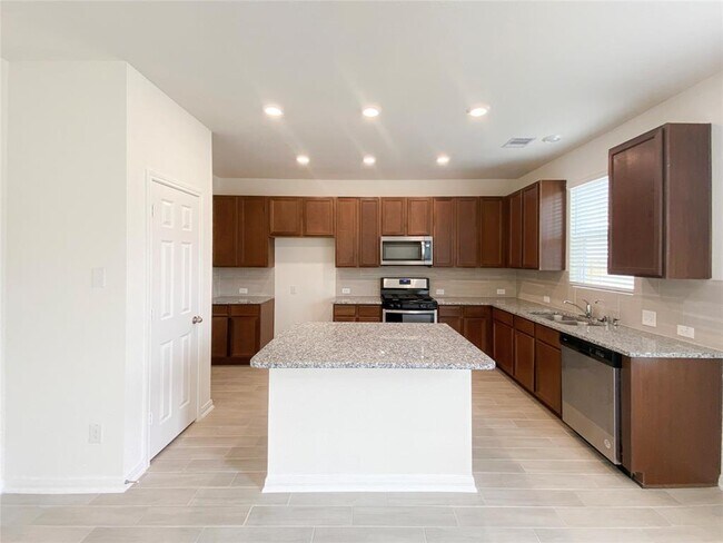 Building Photo - 6634 Elks Trace