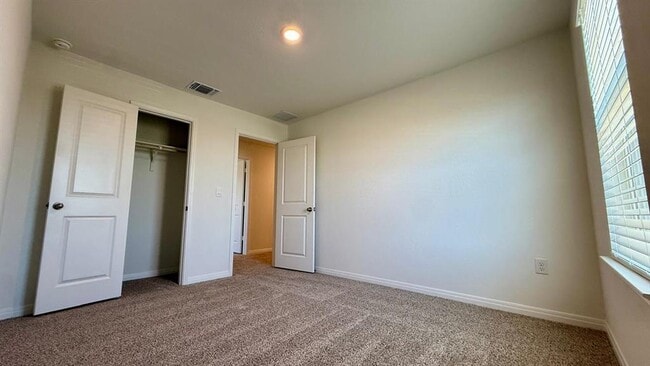 Building Photo - 1940 Lazy Acrs St