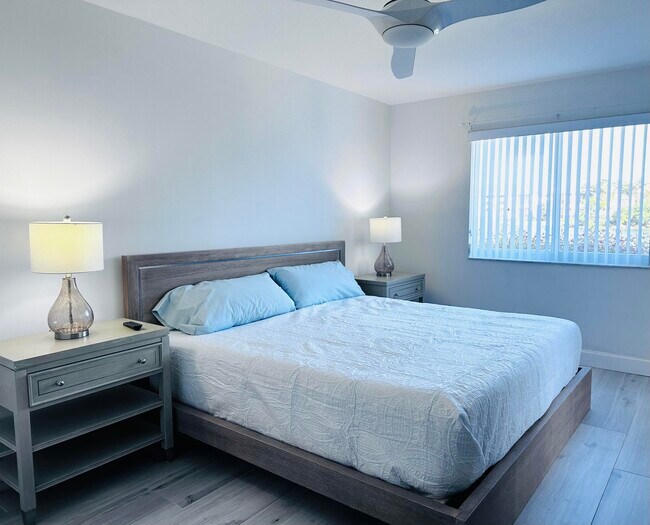 Building Photo - 353 S US Hwy 1