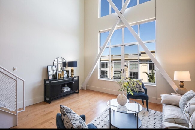 Building Photo - 333 Santana Row