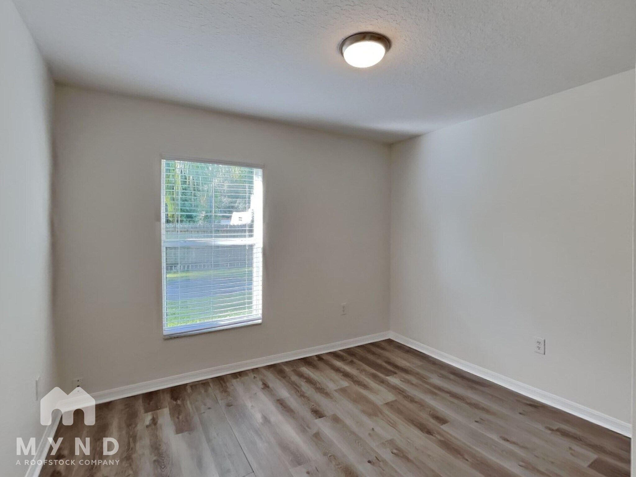 Building Photo - 2617 Hawthorne Ln