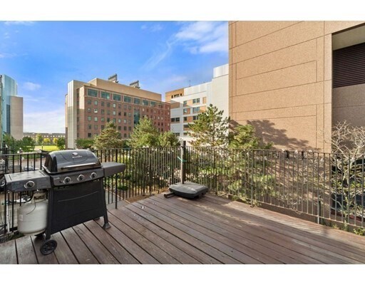 Building Photo - 99 E Brookline St