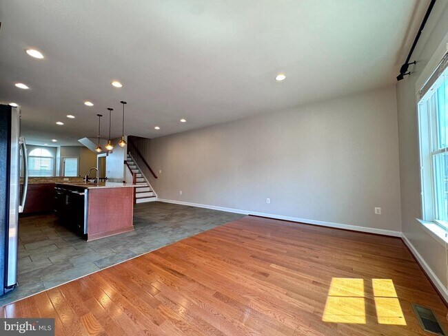 Building Photo - 20649 Duxbury Terrace