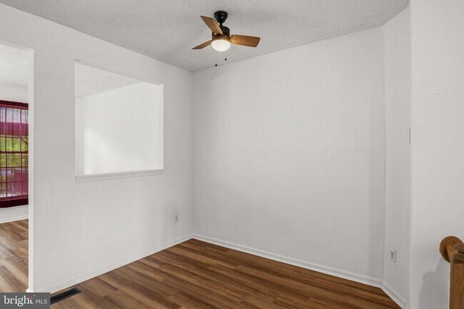 Building Photo - 9805 Redwing Dr