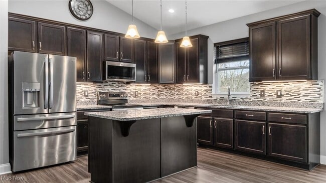 Building Photo - 6965 Chandlersville Rd