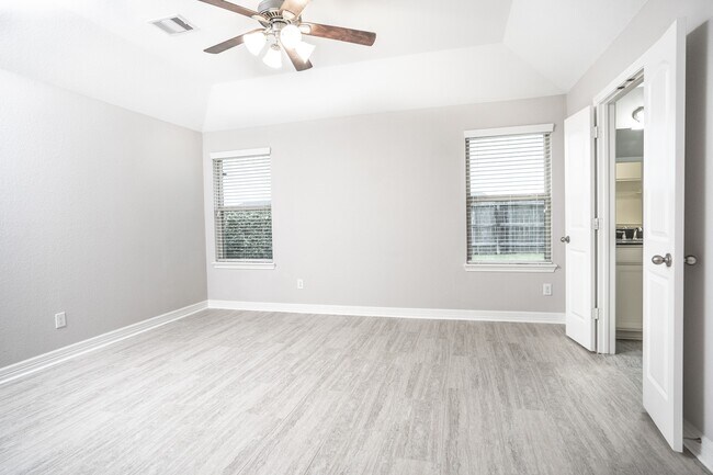 Building Photo - 2230 Falcon Brook Dr