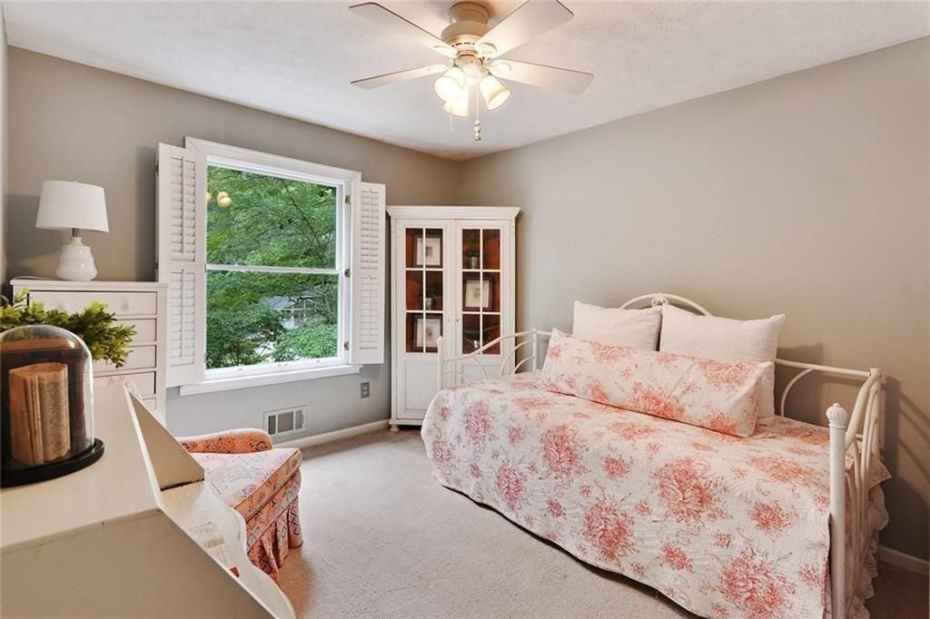 Building Photo - 130 Cains Cove Dr