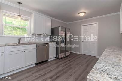 Building Photo - 6823 Mescalero St