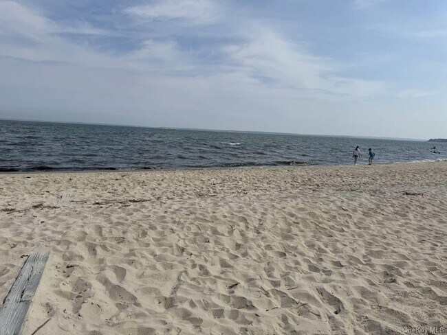 Building Photo - 315 Old Salt Rd