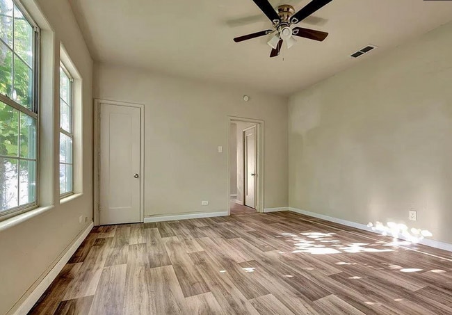 Building Photo - Cute 3 Bedroom 2 Bathroom Home!  Available Now