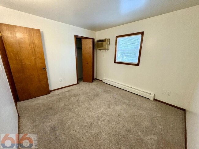 Building Photo - 630 56th St SE