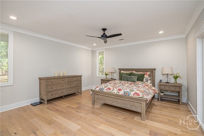 Building Photo - 10 Howley Ln