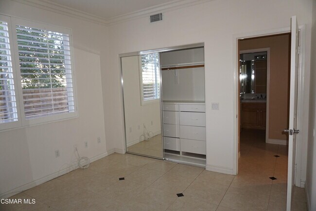 Building Photo - 2033 Yellowthroat Pl