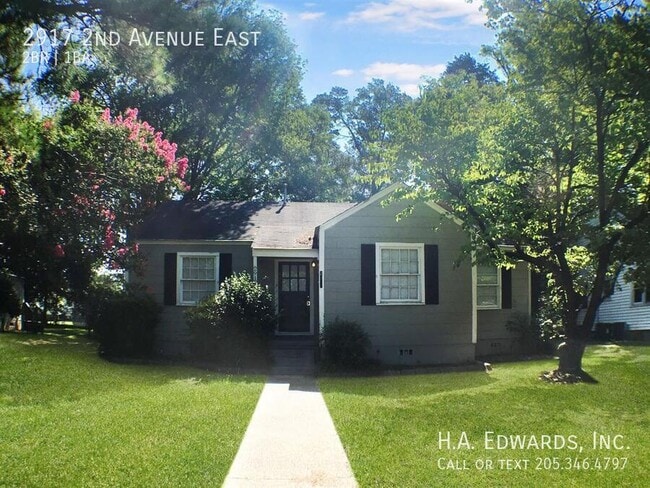 Building Photo - 2917 2nd E Ave