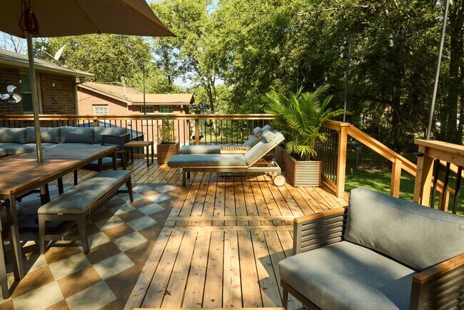 Building Photo - Welcome home to space, comfort, and thoughtful updates in this beautifully maintained 5-bedroom, ...