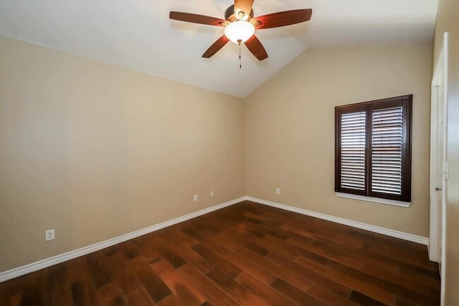 Building Photo - 2445 Monarch Dr