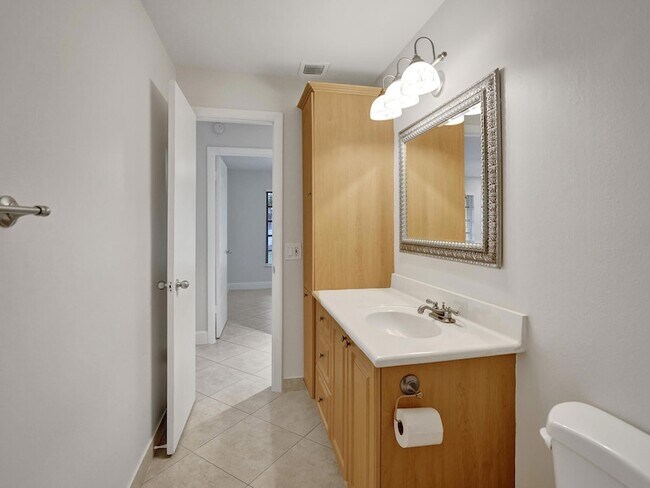 Building Photo - 3747 E Valley Green Dr