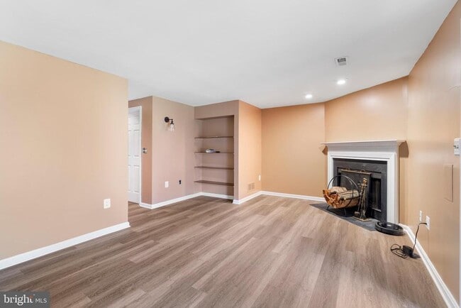 Building Photo - 1205 Farley Ct