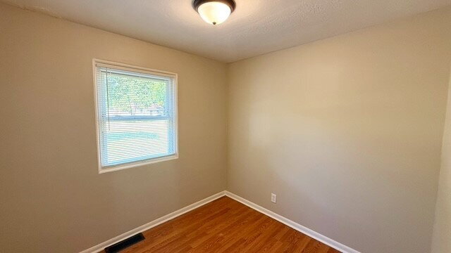 Building Photo - EAST - 3 BEDROOM/1.5 BATH RANCH HOME AVAILABLE NOW!