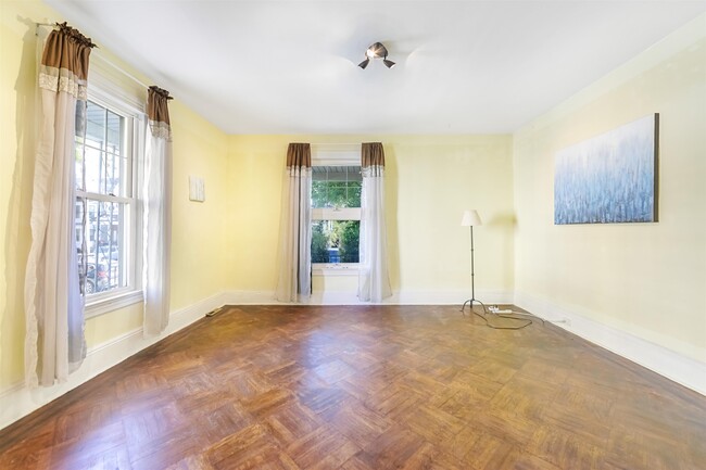Building Photo - 54 Highland Ave