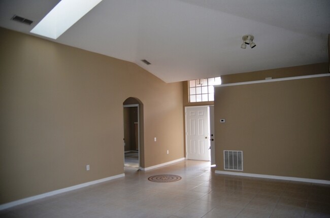 Building Photo - Nice 3/2 House w/2-Car Garage South of Dow...