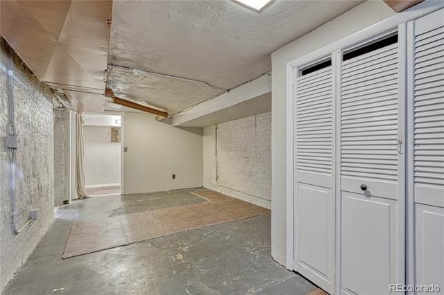 Building Photo - 468 Corona St