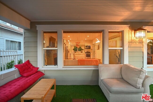 Building Photo - 1600 N Kingsley Dr