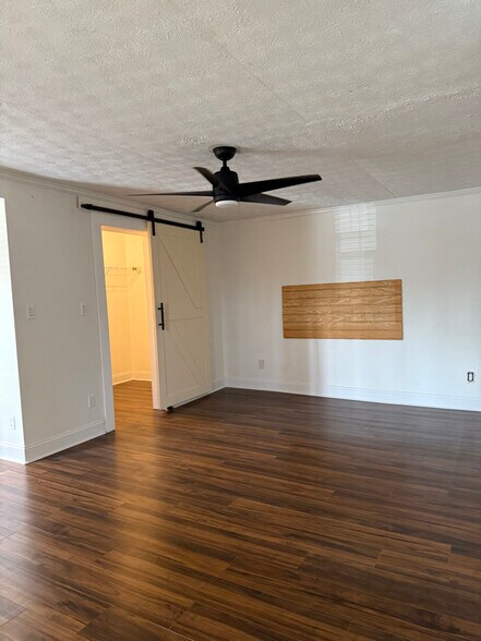 Building Photo - 6930 Dogwood Ln