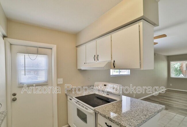 Building Photo - 2323 S College Ave