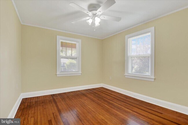 Building Photo - 116 2nd Ave
