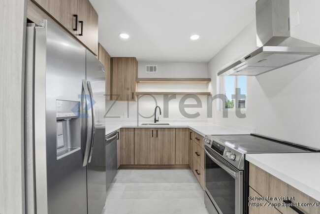 Building Photo - 4142 E Calle Redonda