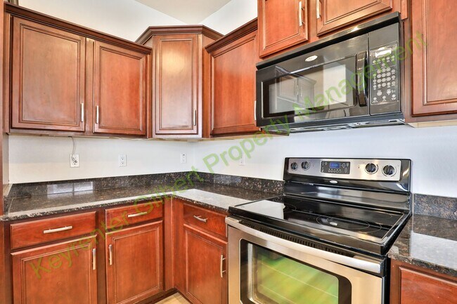 Building Photo - Beautiful Lyons Gate Home w/ Three Communi...