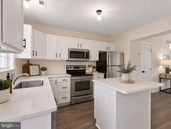 Building Photo - 10505 Boxmeer Ct