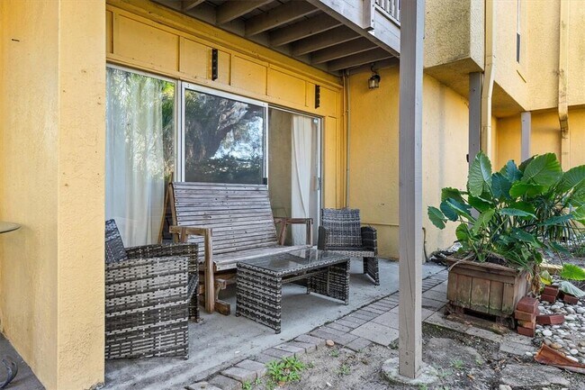 Building Photo - 784 E Michigan St