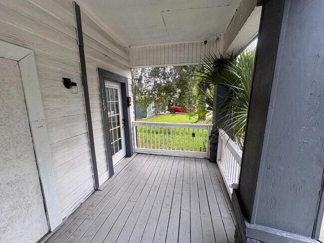Building Photo - 1129 Grothe St