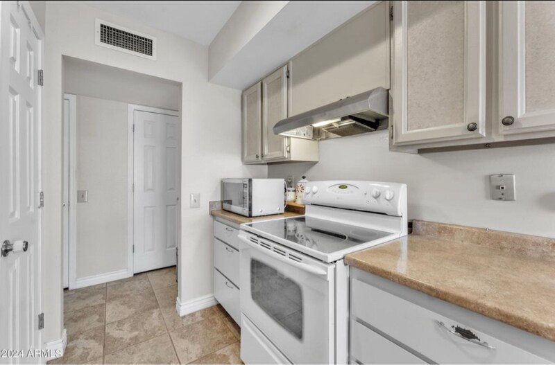 Building Photo - 13018 W Limewood Dr