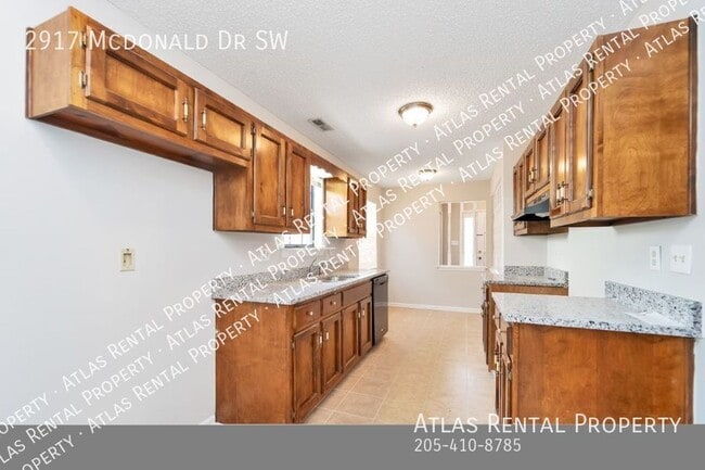 Building Photo - 2917 McDonald Dr SW