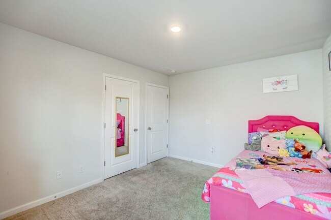 Building Photo - Summerville Home Rental