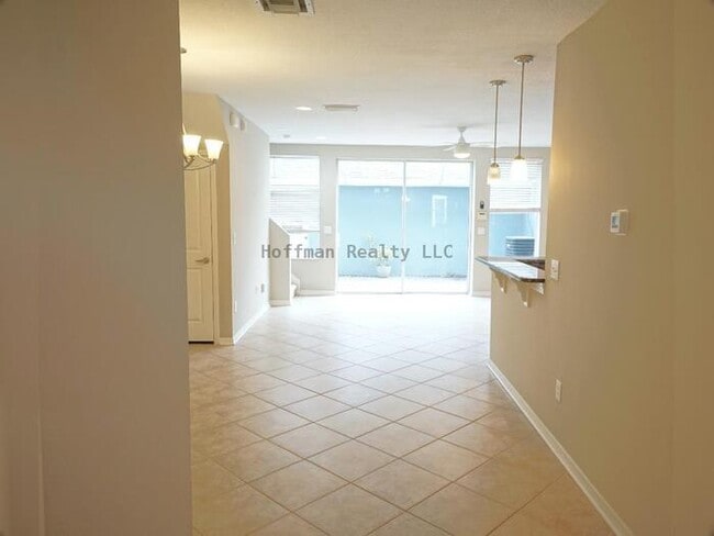 Building Photo - 3 Bed, 2.5 Bath two story townhome in High...