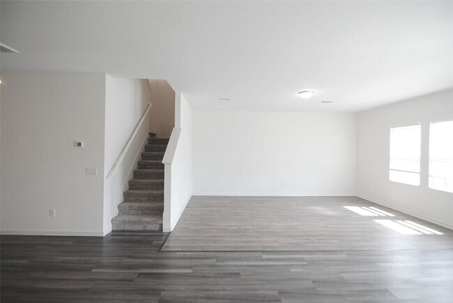 Building Photo - 1052 Water Oak Ln