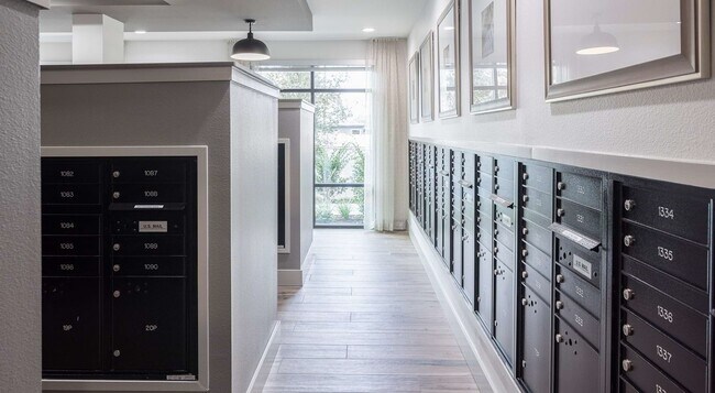 Building Photo - 10800 Hammerly Blvd