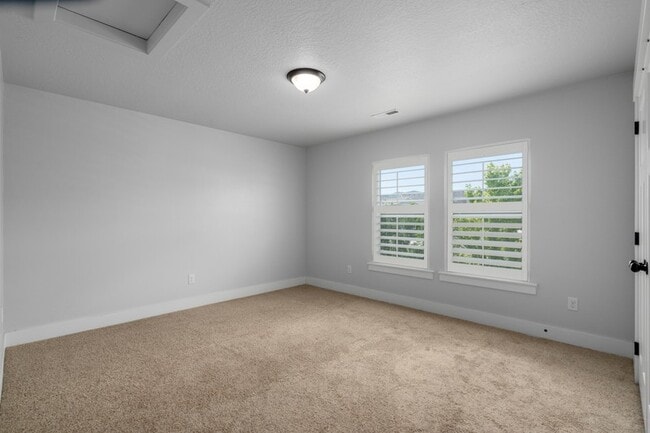 Building Photo - 7651 Scenic Maple Dr