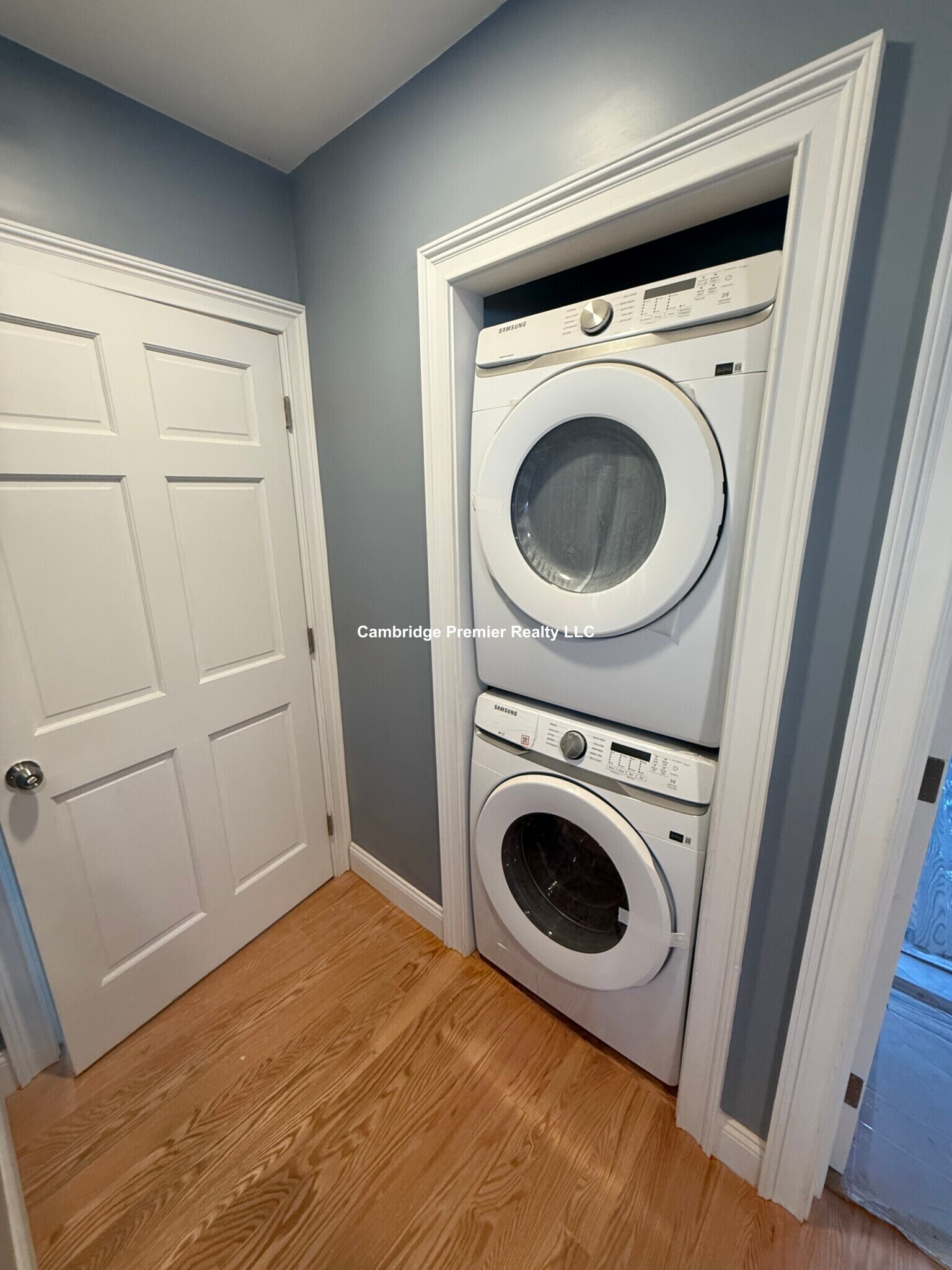 Building Photo - 8 Brentwood St